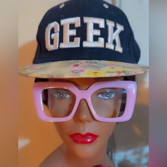 Pink Square Frame Sunglasses - Picture 2 of 4